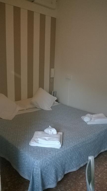 Bed Il Faro Bed & Breakfast Finale Ligure Eksteriør bilde